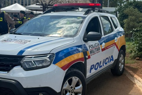 Operação da PM apreende arma, drogas e dinheiro em Pedro Leopoldo