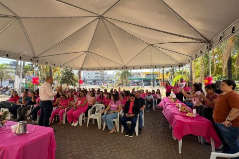 Prefeitura realiza palestras sobre prevenção do câncer de mama para servidores
