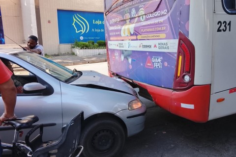 Colisão entre carro e ônibus é registrado na subida do São Geraldo, em Pedro Leopoldo