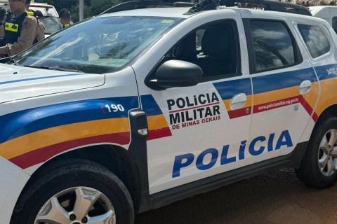 Acidente entre carro e motocicleta deixa ferido e mobiliza polícia em Pedro Leopoldo