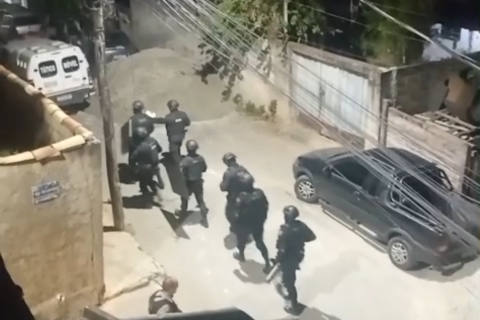 Bope resgata criança de 2 anos após homem fazer filho refém em Pedro Leopoldo