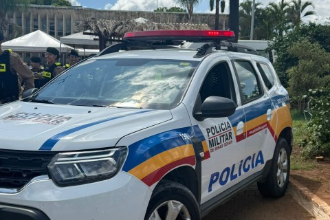 Moto é encontrada escondida em área de mata em Pedro Leopoldo