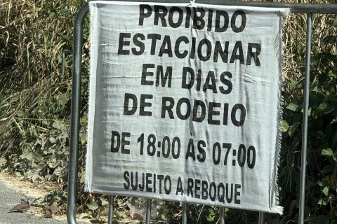 Sinalização não inibe estacionamento irregular, TRANSPL garante reforço na fiscalização