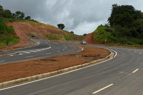 Vereador Rafael Faria relata acidentes e cobra melhorias em rotatória da Via Norte