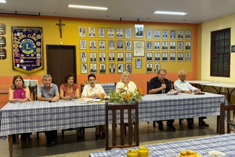 Lions Clube de Pedro Leopoldo recebe novos integrantes durante reunião festiva