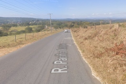 Acidente é registrado na Rua Pacífico Rodrigues, em Pedro Leopoldo