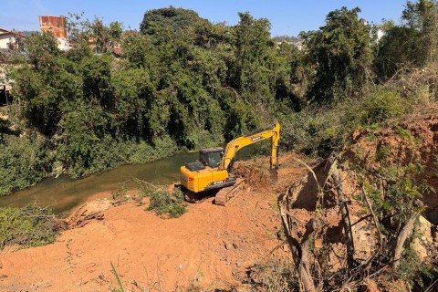 Prefeitura inicia obra de desassoreamento e revitalização dos ribeirões de Pedro Leopoldo