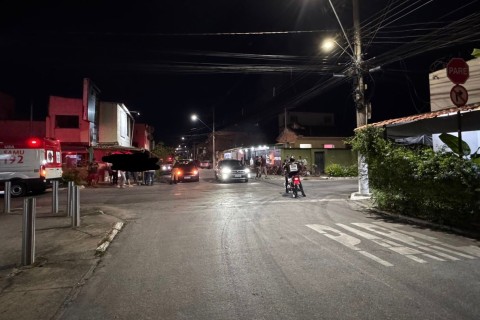 Ciclista fica ferido após colisão envolvendo dois carros em cruzamento de Pedro Leopoldo