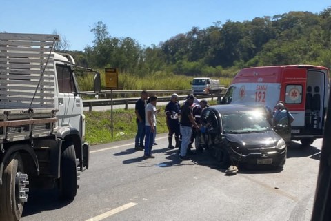 Acidente é registrado na MG-424 e mobiliza equipes de resgate em Pedro Leopoldo