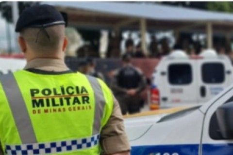 Acidente entre dois veículos deixa homem ferido no Centro de Pedro Leopoldo