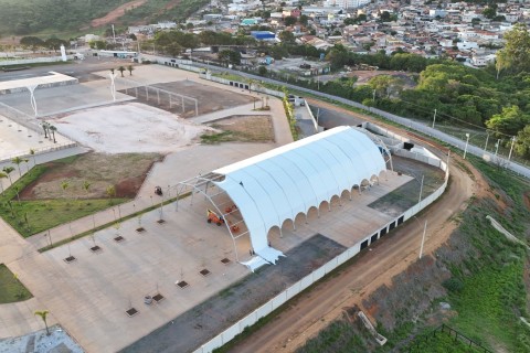 Prefeito Emiliano Braga explica desafios, ajustes e responsabilidade na construção do Natal Encantado